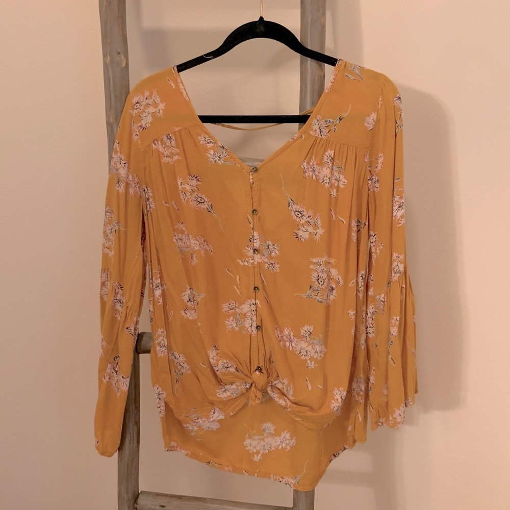Bell-sleeve Billabong top